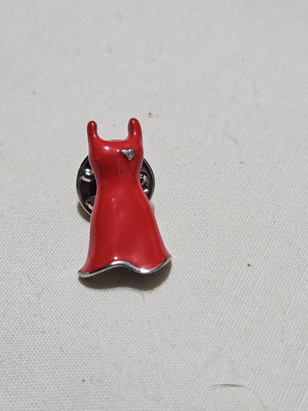 Red dress lapel pin with a Silver-tone Heart